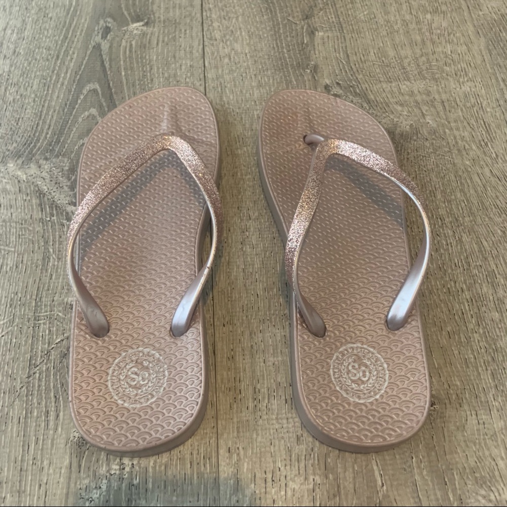 🩴So Pink Rose Gold Shimmery Supportive Flip Flops